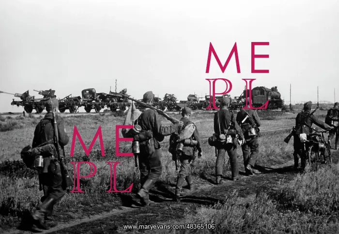 : Infantry on the advance, 1942 : Infantry on the advance, 1942