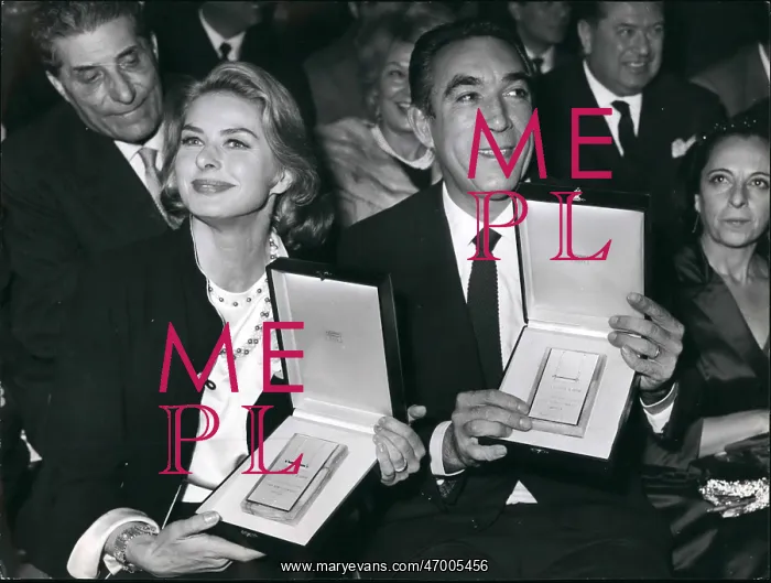 : Ingrid Bergman and Anthony Quinn receive prizes : Ingrid Bergman and Anthony Quinn receive prizes