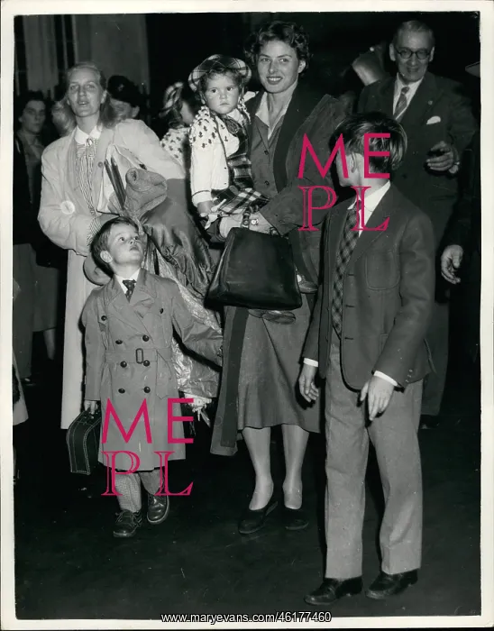 : Ingrid Bergman with children, arriving at Dover : Ingrid Bergman with children, arriving at Dover