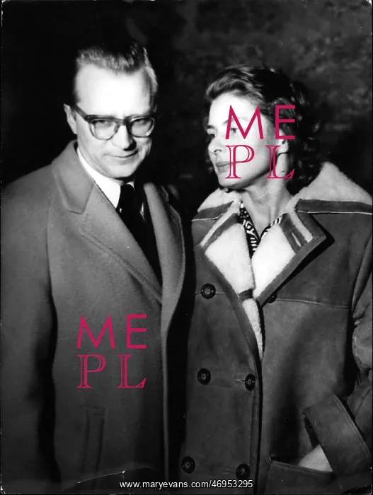 : Ingrid Bergman with husband Lars Schmidt, honeymoon : Ingrid Bergman with husband Lars Schmidt, honeymoon