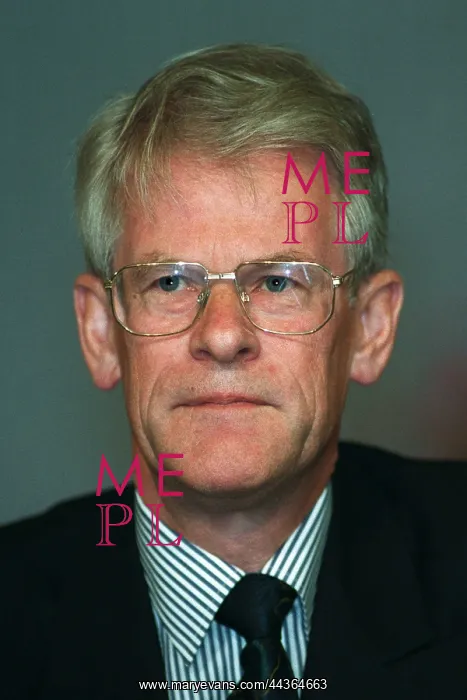  : Ingvar Carlsson