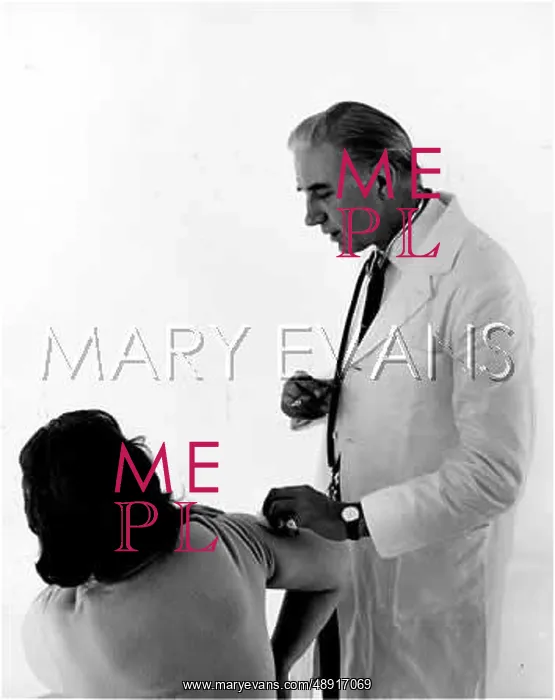 : INJECTING A PATIENT : INJECTING A PATIENT