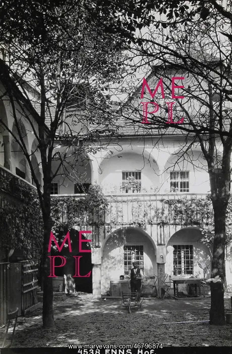 : Inner Courtyard in Wels : Inner Courtyard in Wels