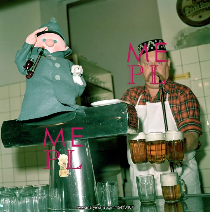 : Innkeeper - landlord - bartender - draught draft : Innkeeper - landlord - bartender - draught draft