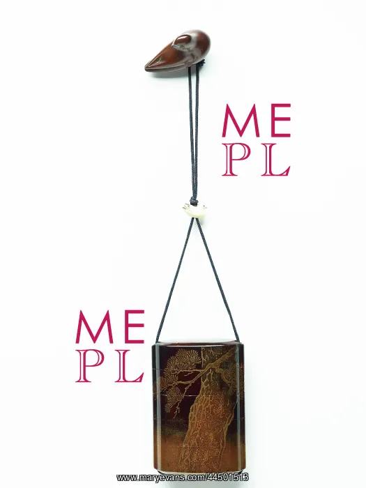 : Inro with bird of prey, attached to a bird-shaped netsuke : Inro with bird of prey, attached to a bird-shaped netsuke