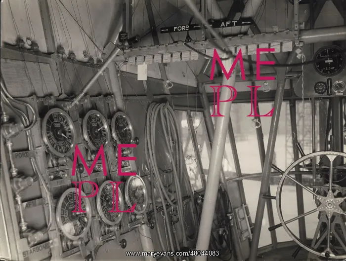 : Inside the control car of the R101 : Inside the control car of the R101