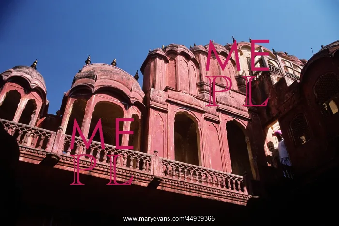  : Inside Courtyard Hawal Mahal Wind Palace India
