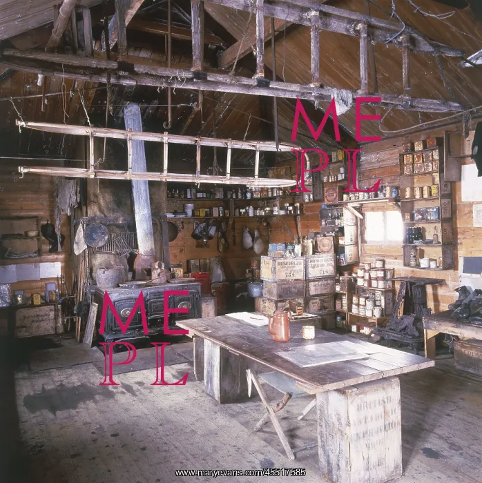 : INSIDE SHACKLETON'S HUT : INSIDE SHACKLETON'S HUT