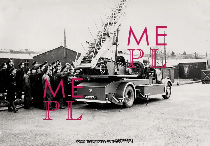 : Inspecting a new turntable ladder : Inspecting a new turntable ladder