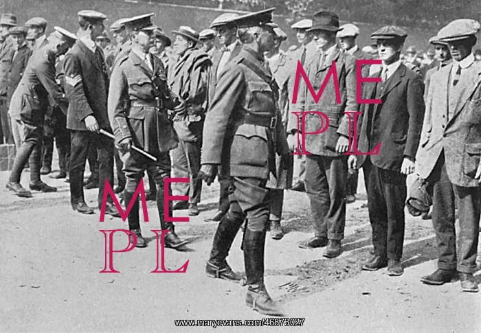 : Inspecting recruits at Tower of London, WW1 : Inspecting recruits at Tower of London, WW1