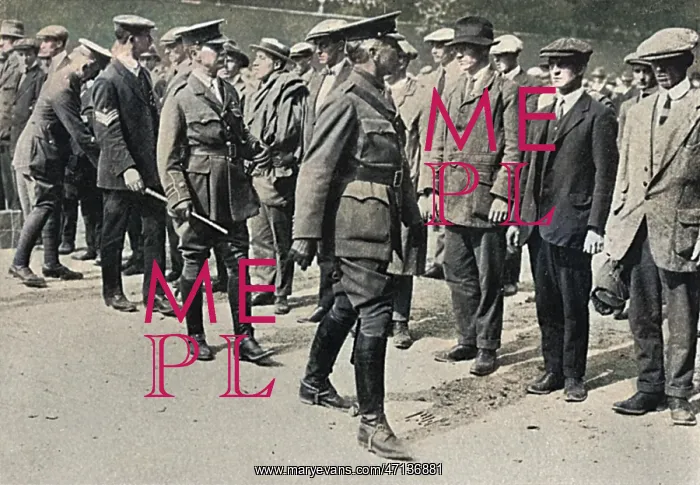 : Inspecting recruits at Tower of London, WW1 : Inspecting recruits at Tower of London, WW1