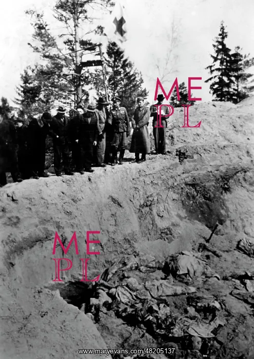 : Inspection of the mass graves at Katyn in 1943 : Inspection of the mass graves at Katyn in 1943
