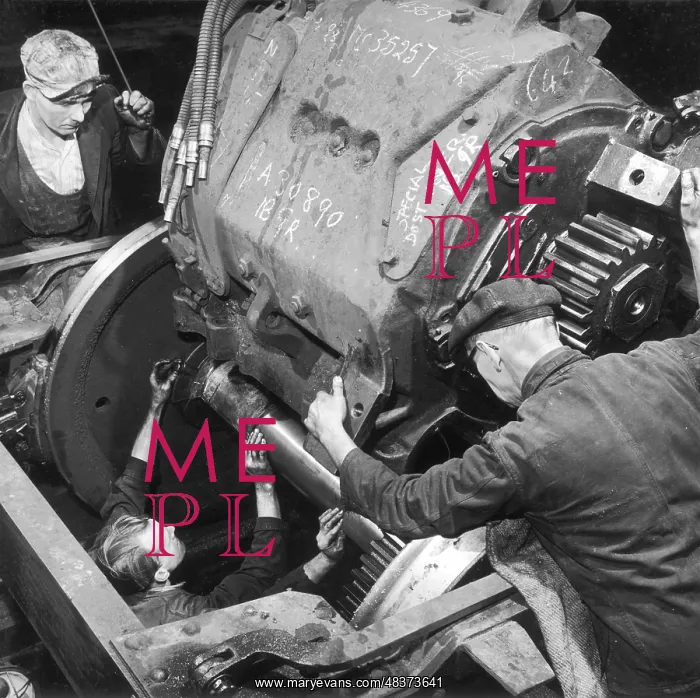 : Installing an engine for a diesel locomotive : Installing an engine for a diesel locomotive