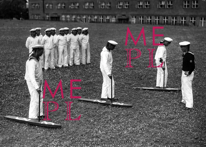 : Instruction at the Naval Intelligence School Muerwik : Instruction at the Naval Intelligence School Muerwik