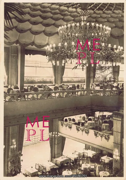 : An interior view of the Cafs Am Zoo in Berlin, 1920s : An interior view of the Cafs Am Zoo in Berlin, 1920s