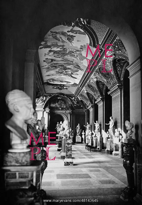 : Interior view of the Louvre, 1928 : Interior view of the Louvre, 1928