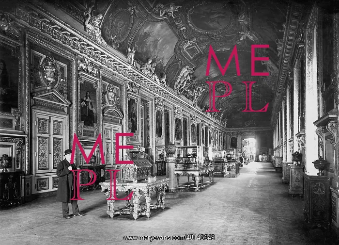 : Interior view of the Louvre, 1928 : Interior view of the Louvre, 1928