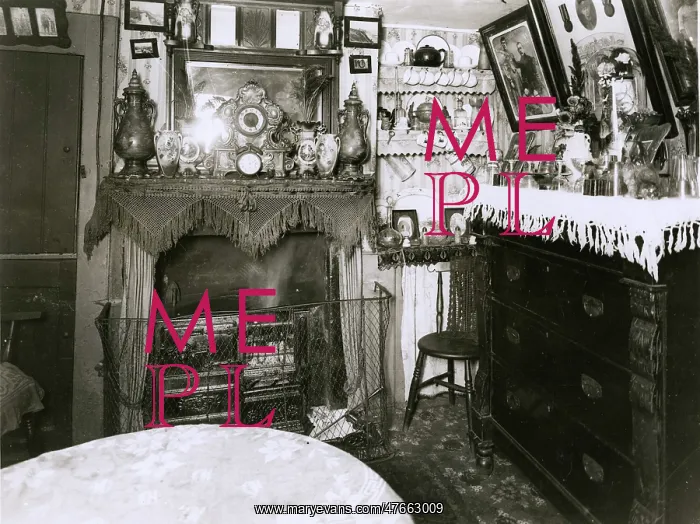 : Interior of a working class home 1920 : Interior of a working class home 1920
