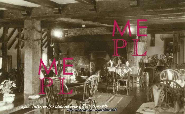 : Interior of Ye Olde Weaver's Tea House, Southborough, Kent : Interior of Ye Olde Weaver's Tea House, Southborough, Kent