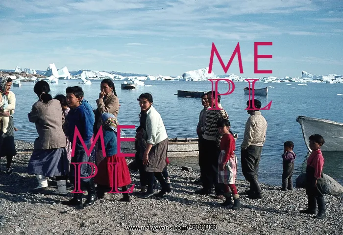 : Inuits by the Sea : Inuits by the Sea