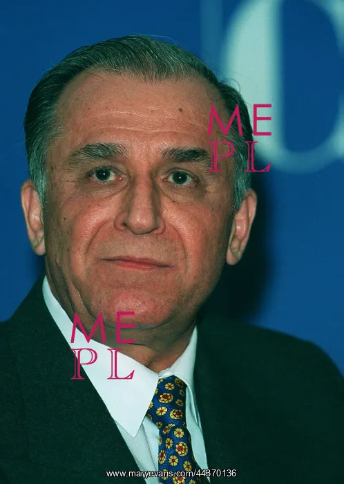  : Ion Iliescu