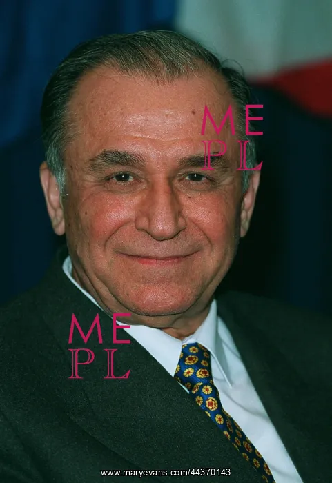  : Ion Iliescu