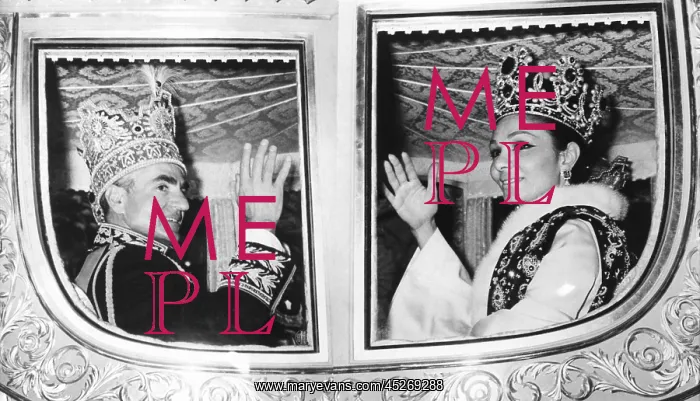 : Iran the Shah of Iran and Empress Farah wave from : Iran the Shah of Iran and Empress Farah wave from