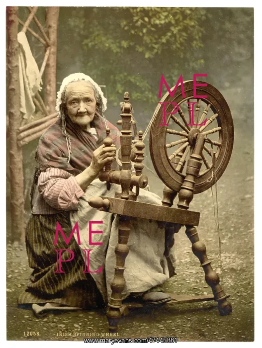 : Irish spinner and spinning wheel. County Galway, Ireland : Irish spinner and spinning wheel. County Galway, Ireland