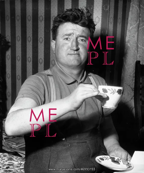 : Irish writer Brendan Behan having a cup of tea : Irish writer Brendan Behan having a cup of tea