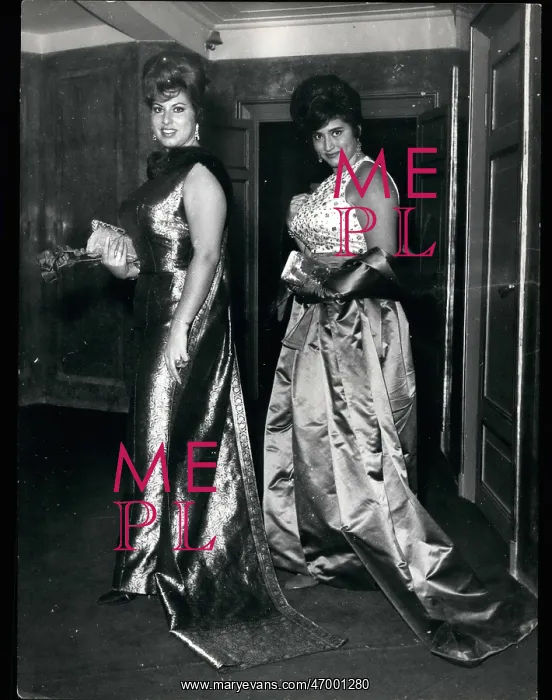 : Irma Capece Minutulo and sister, Rome : Irma Capece Minutulo and sister, Rome
