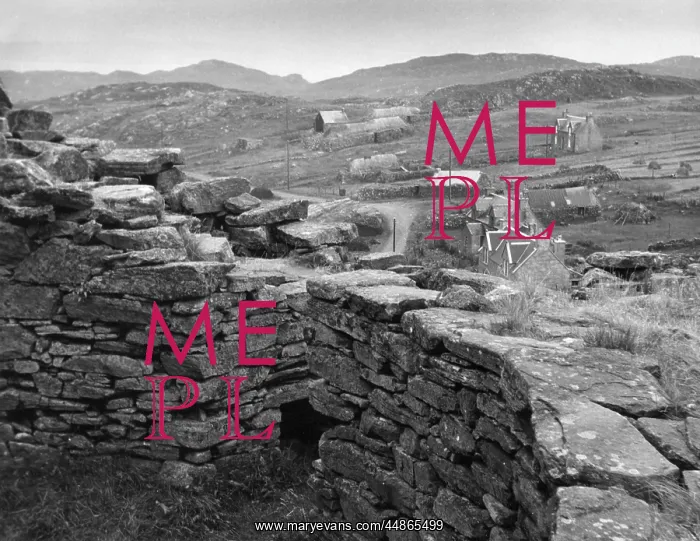: IRON AGE HOUSES : IRON AGE HOUSES