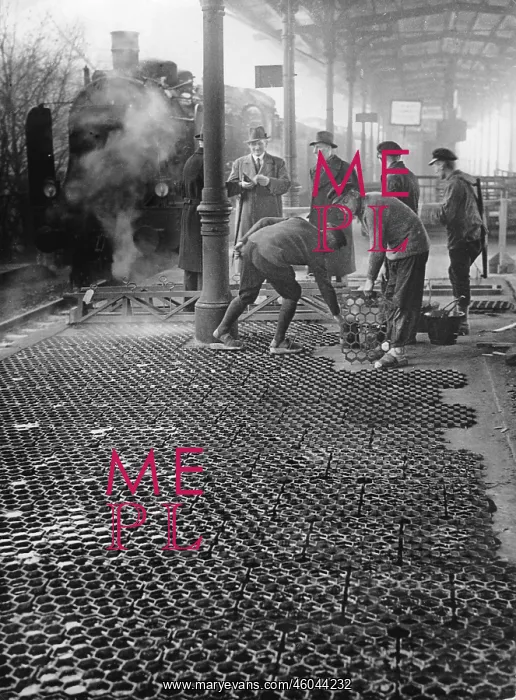 : Iron platform in Charlotenburg : Iron platform in Charlotenburg