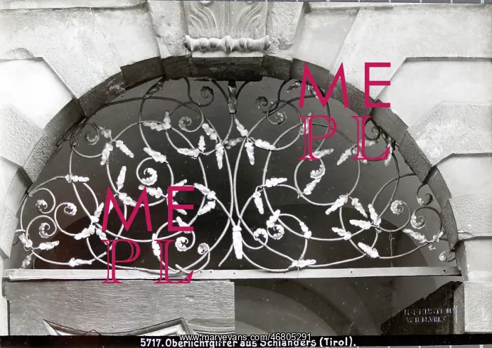 : Iron skylight grille in Schlanders : Iron skylight grille in Schlanders