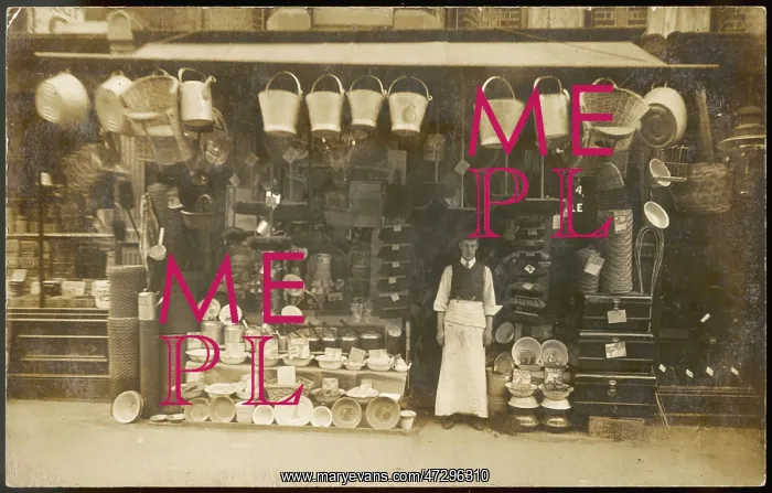  : IRONMONGER'S SHOP / C.1900