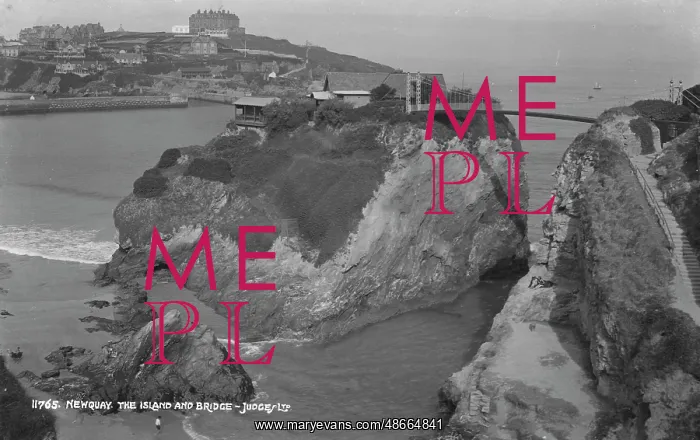 : The Island and Bridge, Newquay : The Island and Bridge, Newquay