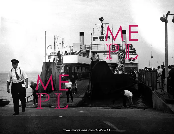: ISLE OF WIGHT FERRY : ISLE OF WIGHT FERRY