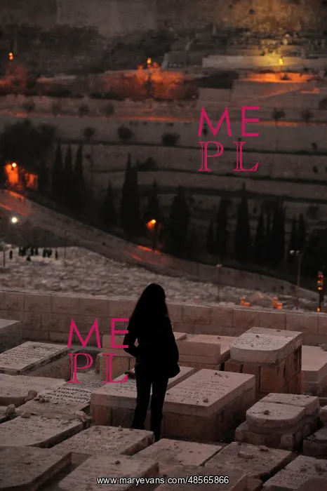 : Israel. Jerusalem. Mount of Olives. Jewish Cemetery. Woman p : Israel. Jerusalem. Mount of Olives. Jewish Cemetery. Woman p