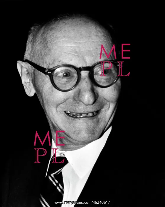 : Issac Bashevis Singer : Issac Bashevis Singer
