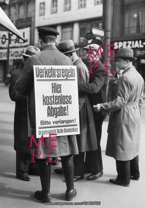 : Issuing new traffic rules by the unemployed, 1932 : Issuing new traffic rules by the unemployed, 1932