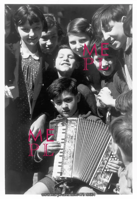 : ITALIAN IMMIGRANTS : ITALIAN IMMIGRANTS