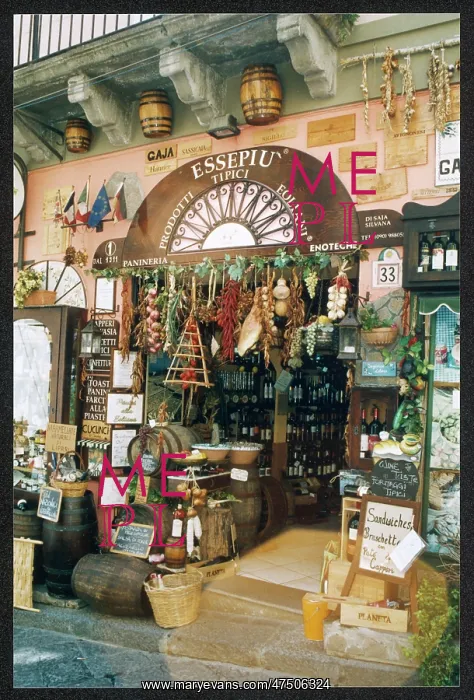  : ITALIAN SHOP FRONT