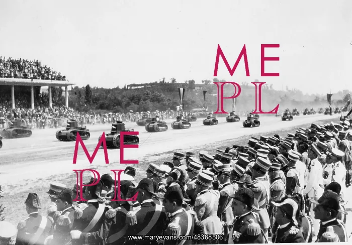  : Italian troops in Rome