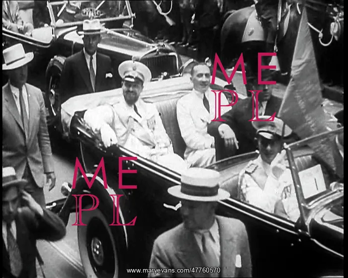 : Italo Balbo Sitting in a Car With Others : Italo Balbo Sitting in a Car With Others