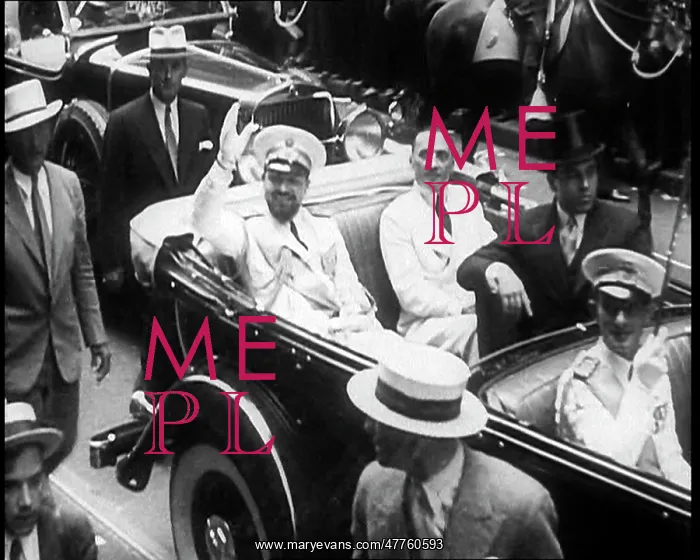 : Italo Balbo Sitting in a Car With Others : Italo Balbo Sitting in a Car With Others