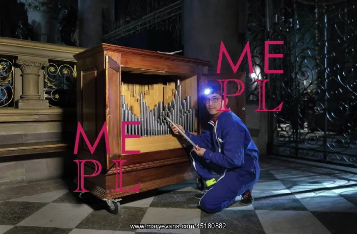 : Itaru Sekiguchi, organ builder, Cathedrale Notre-Dame : Itaru Sekiguchi, organ builder, Cathedrale Notre-Dame