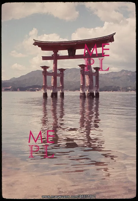  : Itsukushima Arch, Japan