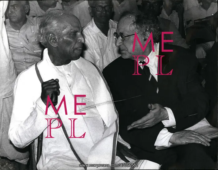: Ivor Montagu and Krishna Menon, Peace Conference, India : Ivor Montagu and Krishna Menon, Peace Conference, India