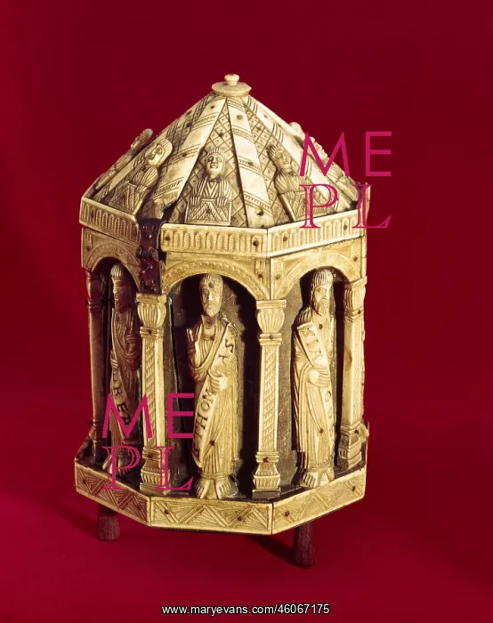  : Ivory vessel for altar bread
