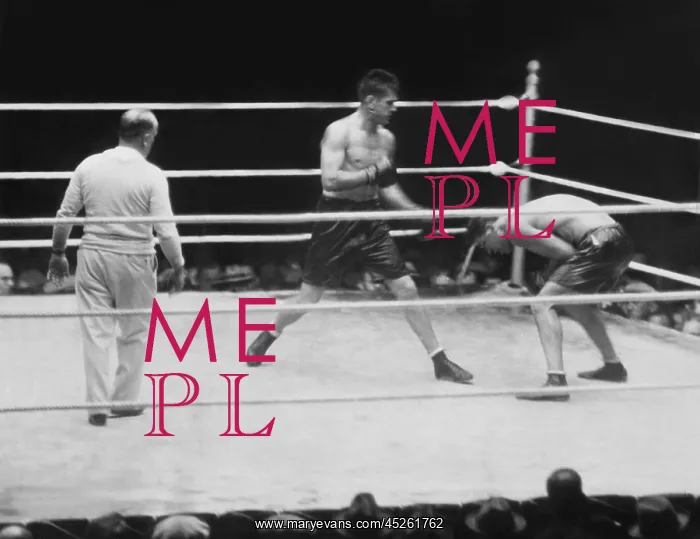 : Jack Dempsey's famous crouching attack in the fourth : Jack Dempsey's famous crouching attack in the fourth