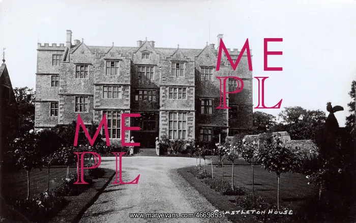 : Jacobean front of Chastleton House, Oxfordshire : Jacobean front of Chastleton House, Oxfordshire